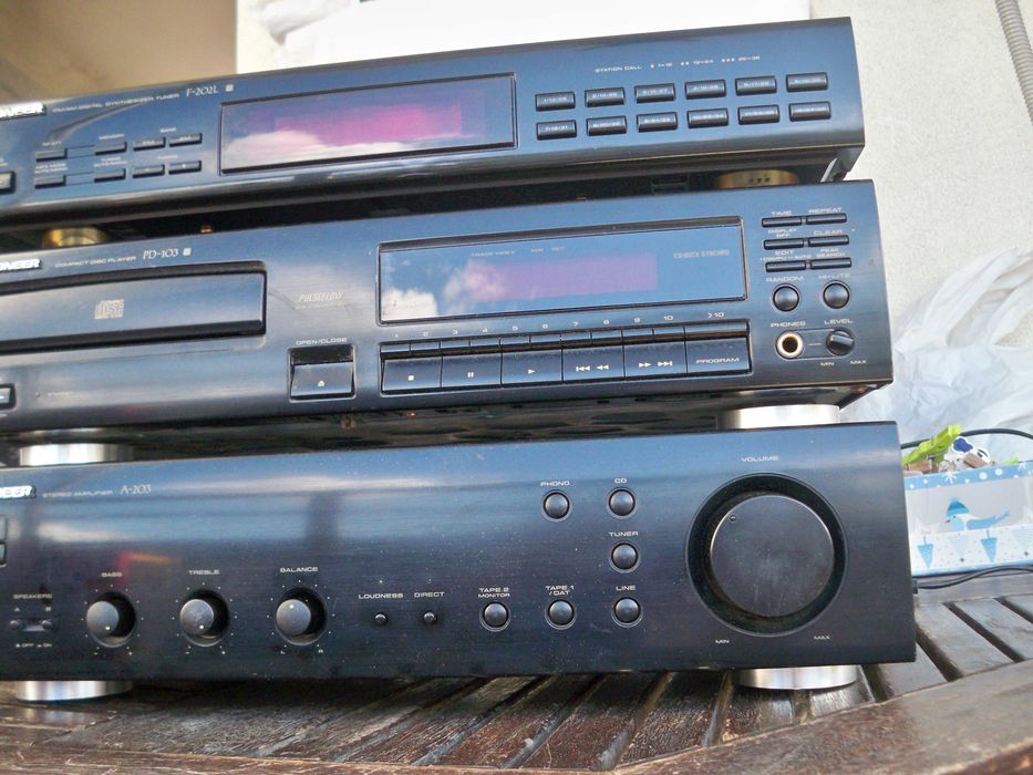 wieża Pioneer wzmacniacz A-203 odtwarzacz CD PD-103 tuner F-202