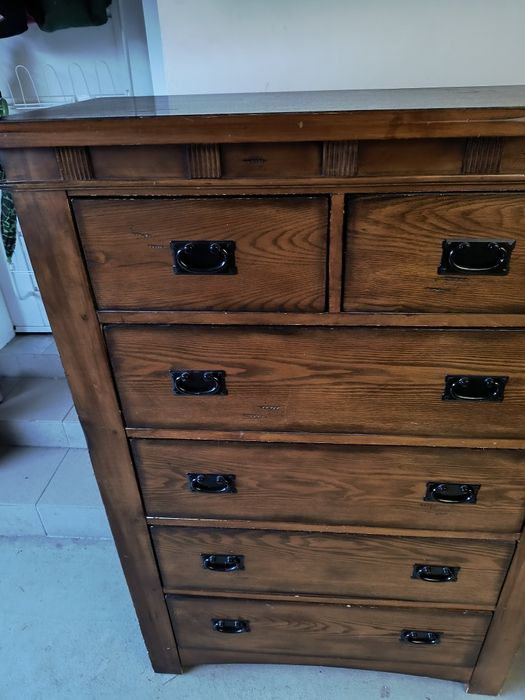 Komoda z drzewa egzotycznego