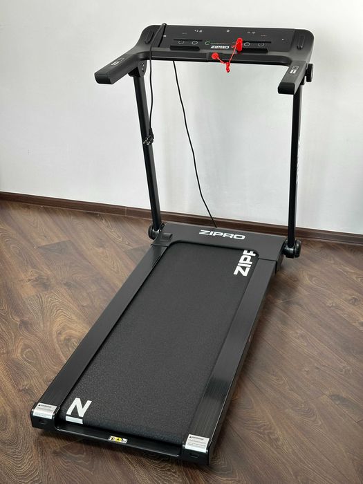Продам бігову доріжку Zipro Pacto iConsole+