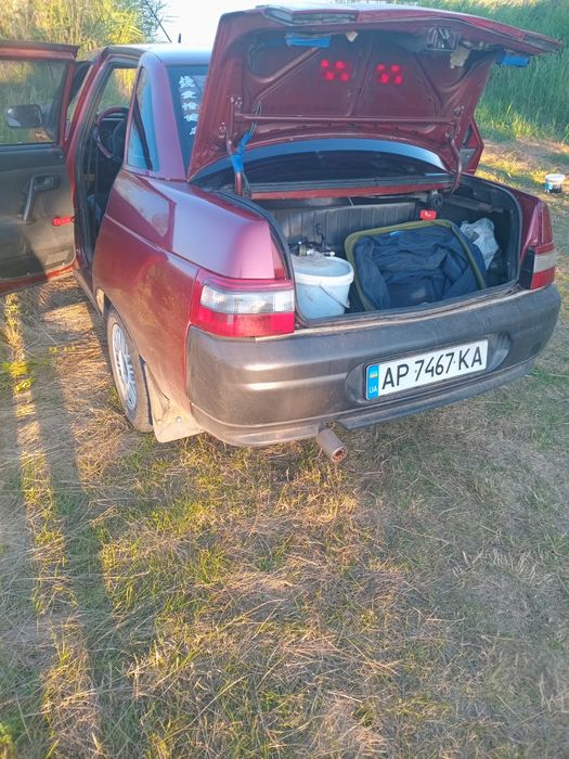 Продам або  обміняю на варіанти   ваз 2110  2000 року. З моєю доплатою.