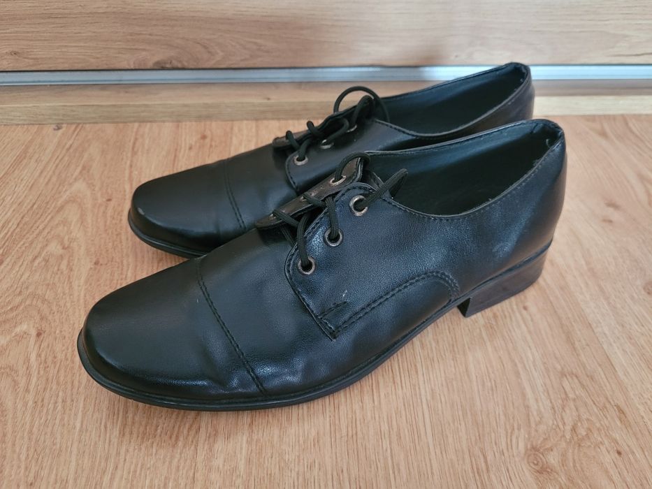 Buty pantofle marki Golik komunii rozm. 34