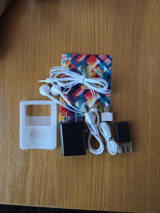 Nowoczesny Odtwarzacz MP3 128GB z Bluetooth! Styl a'la iPod + Kompletn