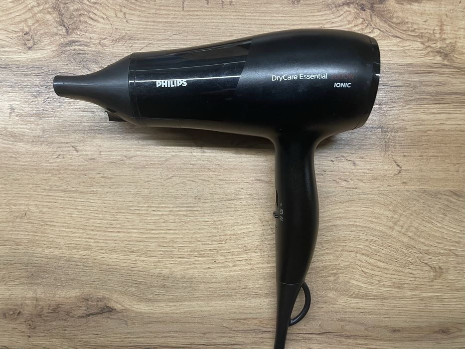 Фен Philips DryCare Essential BHD030