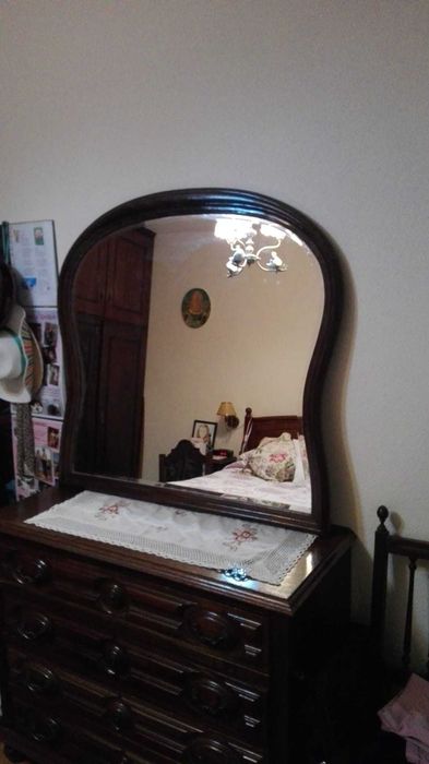 Espelho De Quarto Com Armação em Madeira Novo