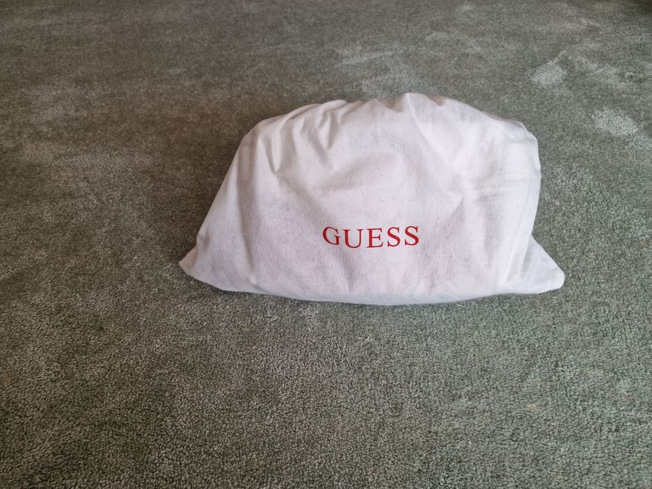 Malas Guess em excelente estado