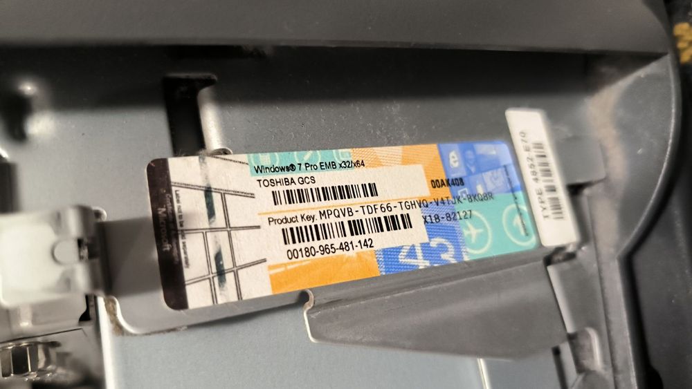 POS-термінали Toshiba SurePOS серії 500 4852-E70 сенсор LGA1155