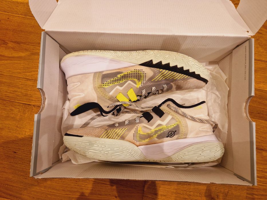 Tenis Adidas Kyrie Irving Flytrap V