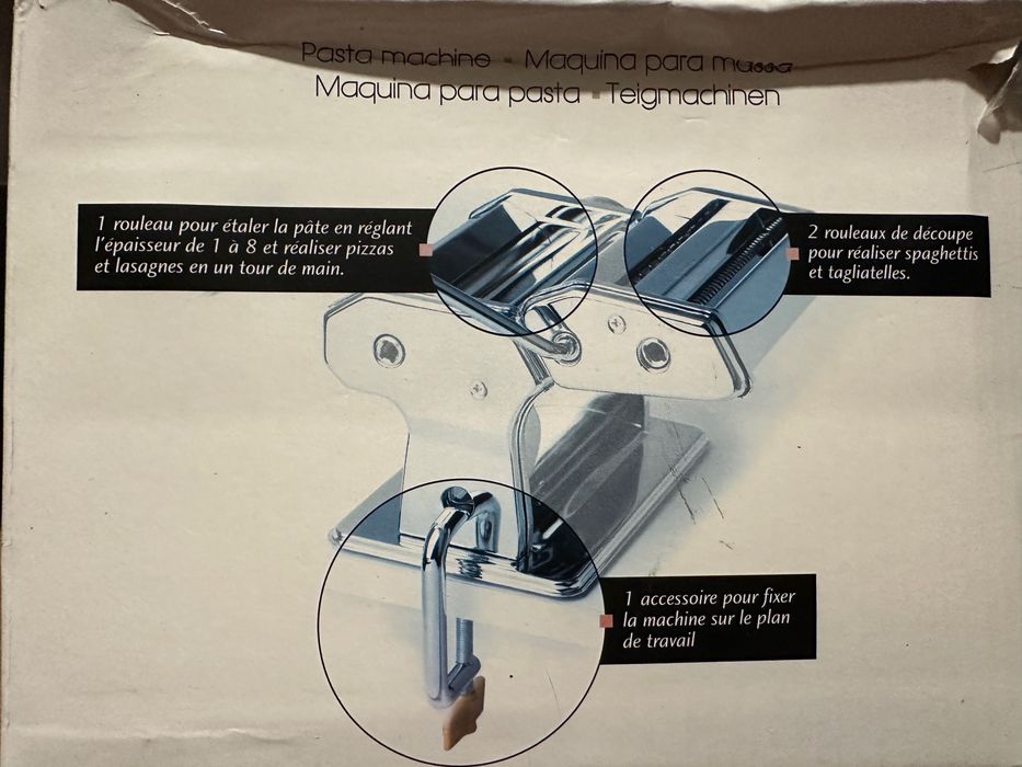 Máquina de Pasta - Usada 1 ou 2 vezes