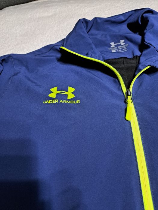 Kurtka  Under Armour rozpinana z nadrukiem  sportowa XXL