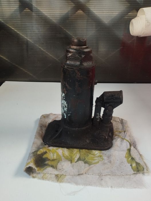 Продам донкрат ,домкрат