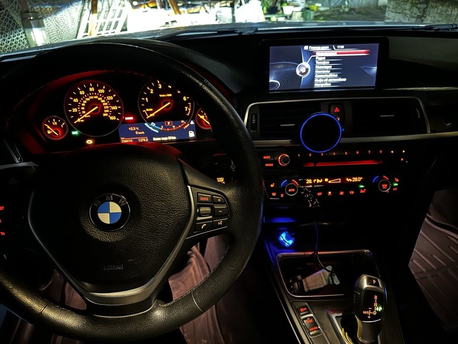 BMW 328i x drive 2015    12000у,є