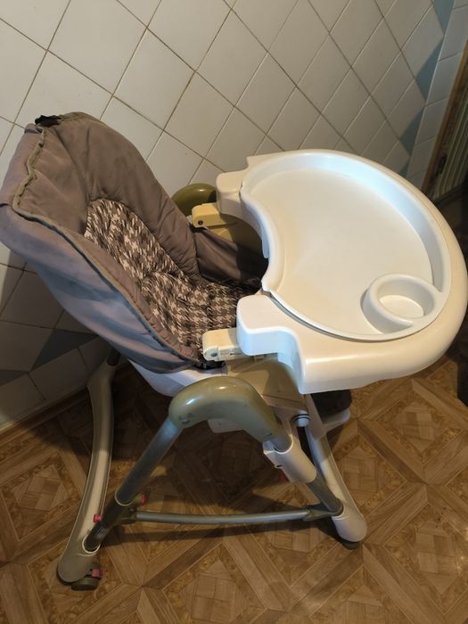 Стільчик для годування
