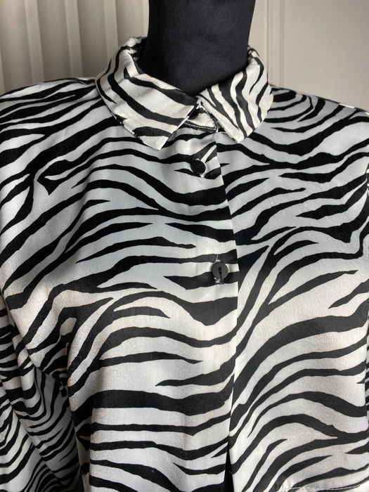 Nowa koszula krótka biała w zebrę 38 M Bershka z wiązaniem na imprezę