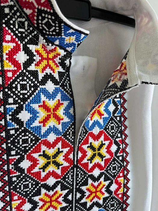 Дитяча вишиванка святкова для хлопчика з довгим рукавом для школи