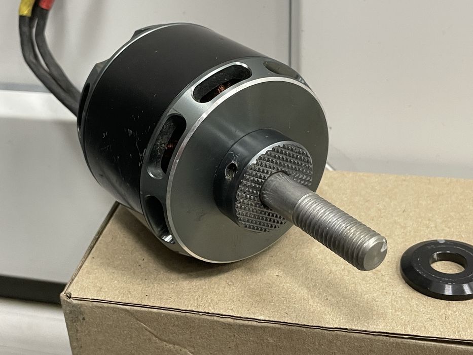 Мотор великий Б.У