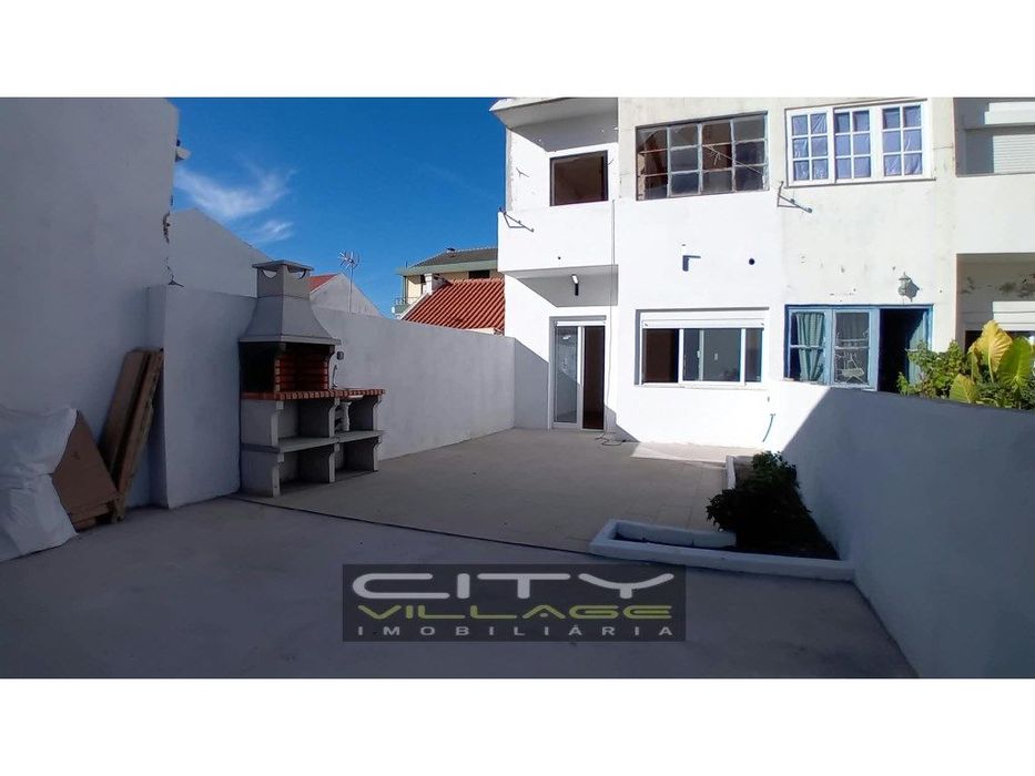Apartamento T1+1 com Quintal e Churrasqueira Zona Baixa da Banheira