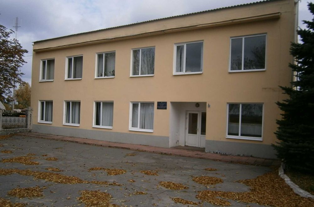Великий виробничо-складський комплекс (АТП) 2014,5 м² з комунікаціями, ділянка 1,3 га, с-ще Козельщина