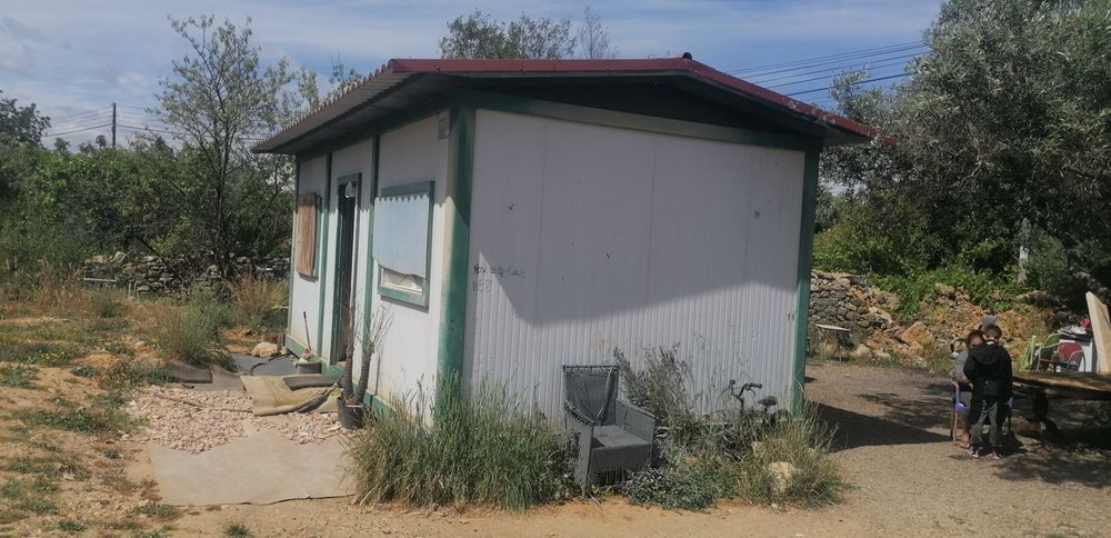 Contentores em painel sandwich diversos de casas e de obras