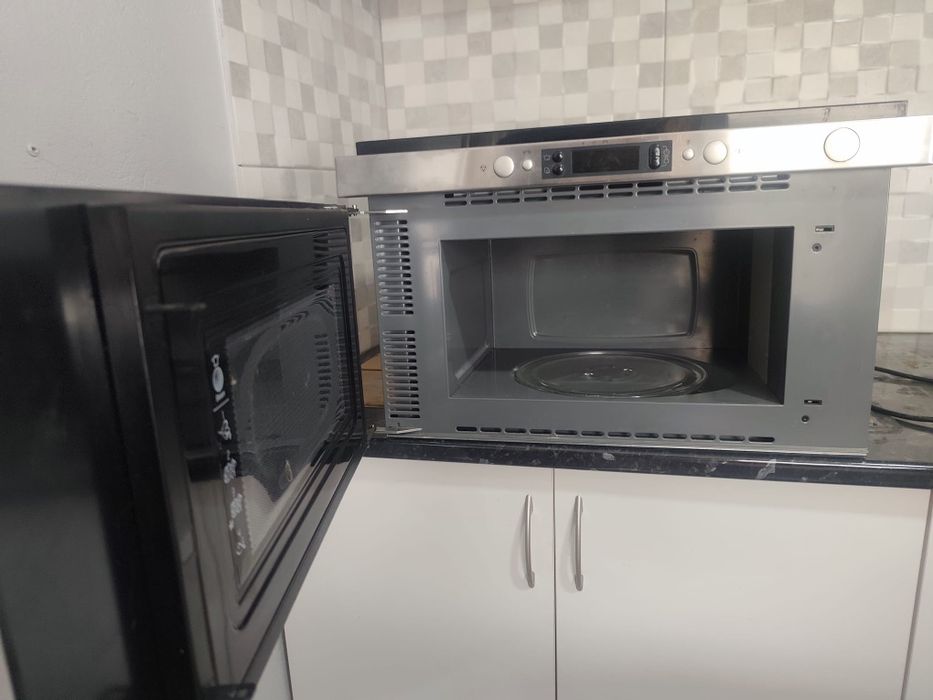 Microondas com grill Whirlpool de encastre