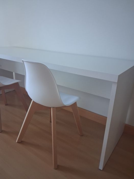 Secretaria dupla para crianças com 2 cadeiras