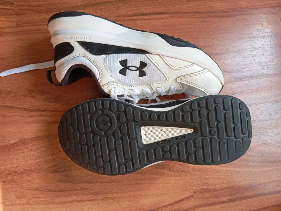 Кросівки UNDER ARMOUR устілка 25,5см р.40,5