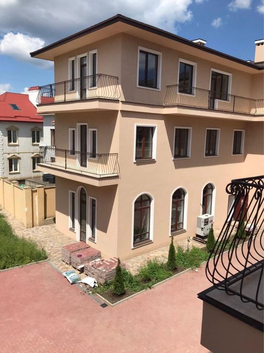 Продаю на 27сот. КОМПЛЕКС ЗДАНИЙ 3088m2  Рядом Моря Костанди / Шишкина