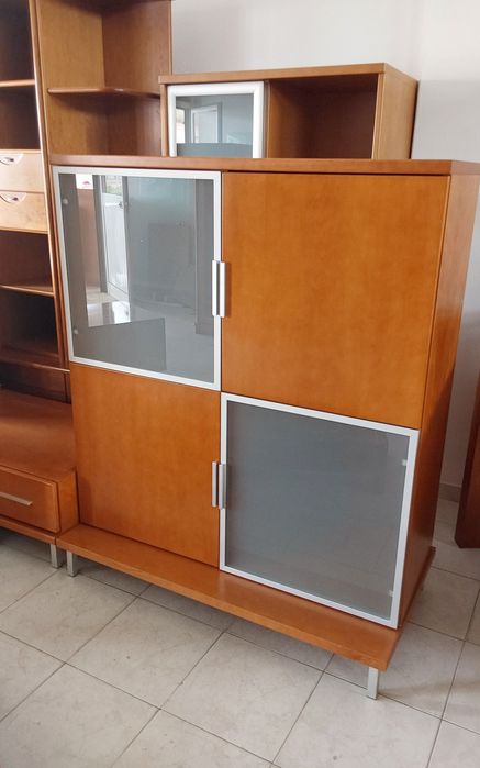 Liquidação de móveis de grande qualidade tudo em madeiras maciças