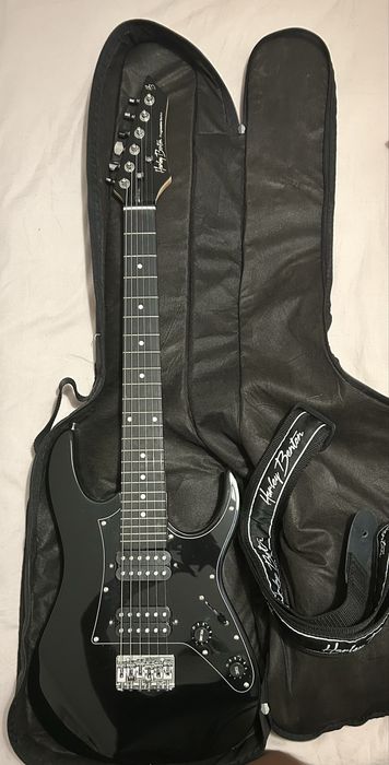 Guitarra - Harley Benton mini