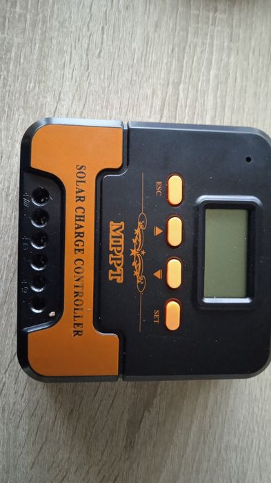 Regulator solarny MPPT i akumulator lion