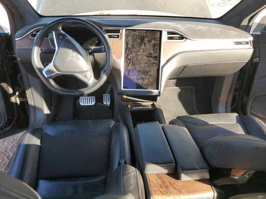 TESLA MODEL X P90D Performance