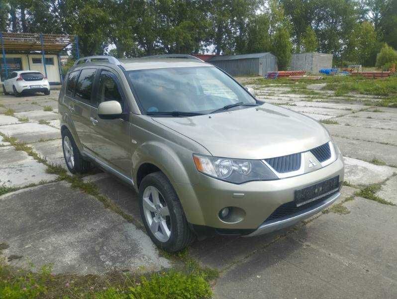 Mitsubishi Outlander 2.2di-d 4X4 7miejsc