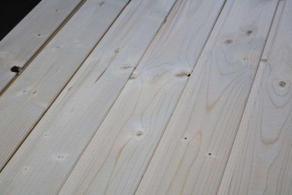 Deska elewacyjna - boazeria - podbitka świerkowa 19x146x4200 -5100 mm