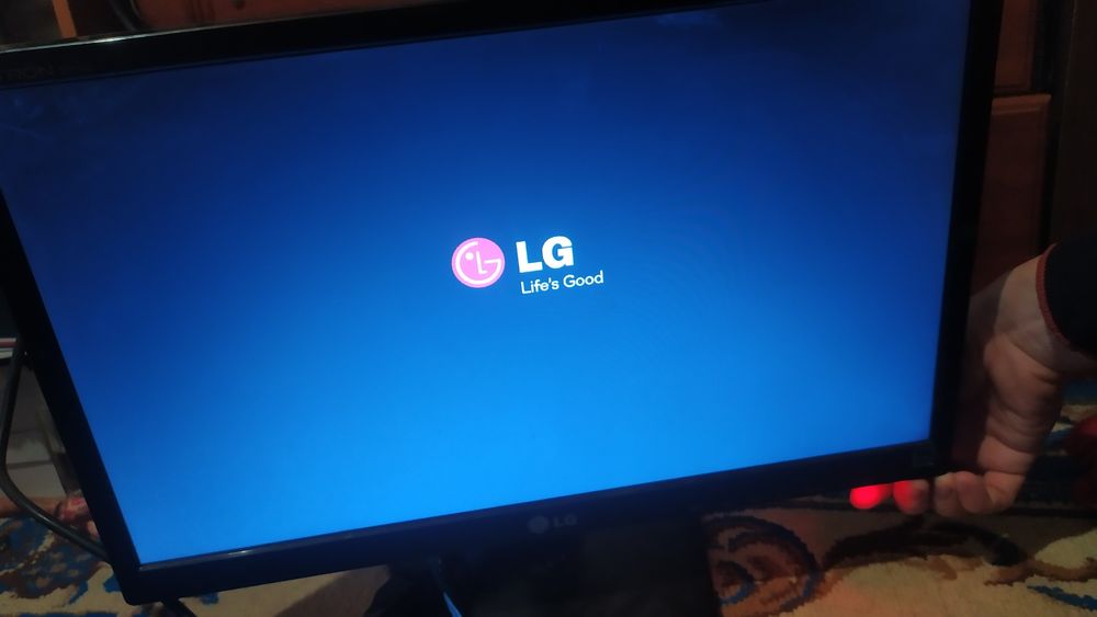 Монитор. LG FLATRON  E2042CA