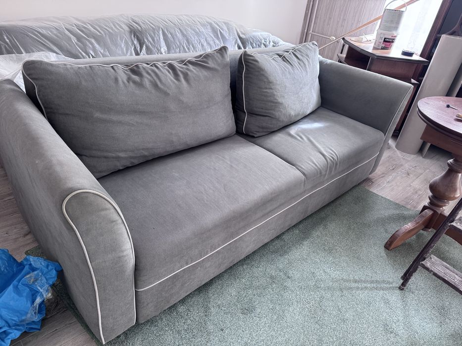 Szara Rozkładana sofa