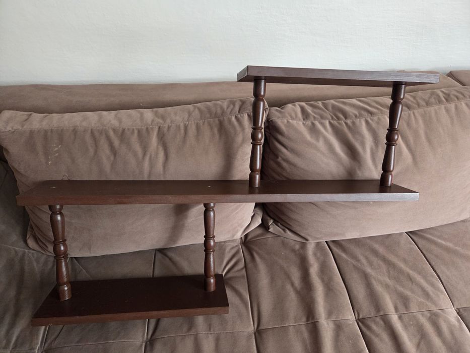 Drewniana półka dekoracyjna