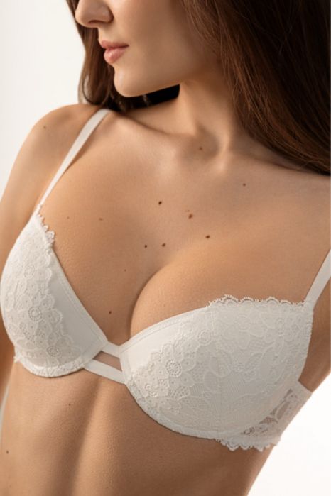 Бюстгальтер Jasmine 75A. Формована чашка push-up