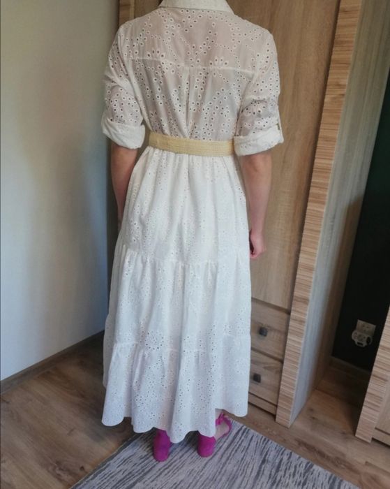 Letnia, haftowana sukienka