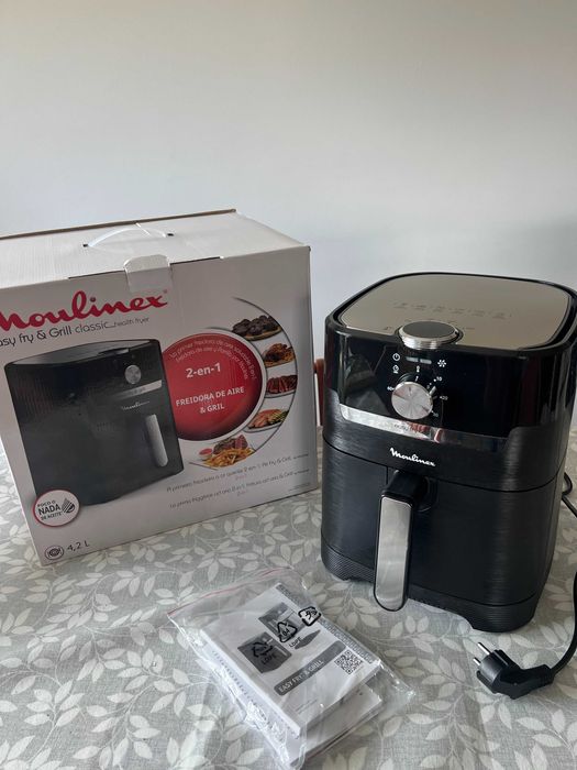 Fritadeira Moulinex Easy Fry & Grill Classic 4,2L – como nova, na caixa