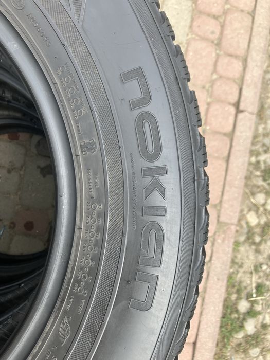 Шини б/у резина 215/65R16