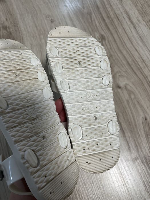 Летние босоножки на девочку 4-5 лет