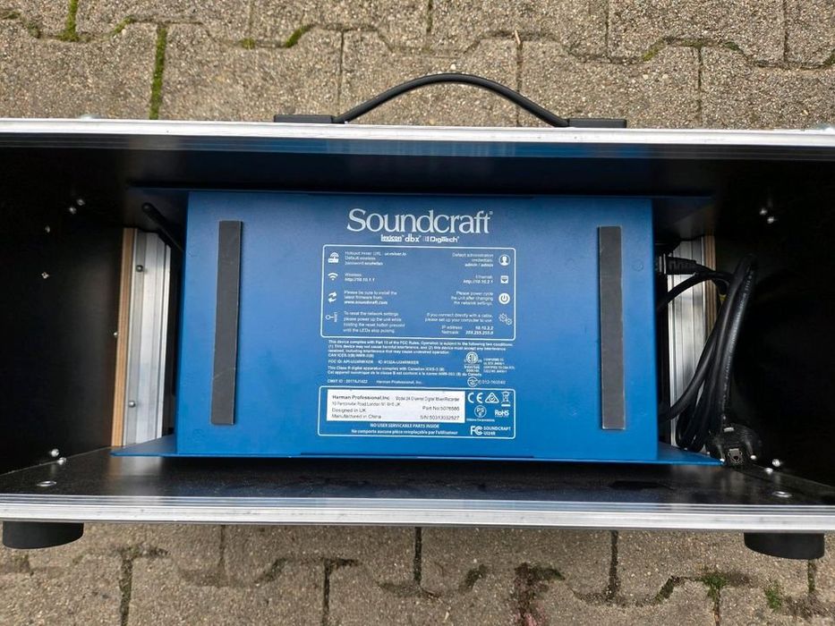 Soundcraft UI24r mikser cyfrowy z obudową