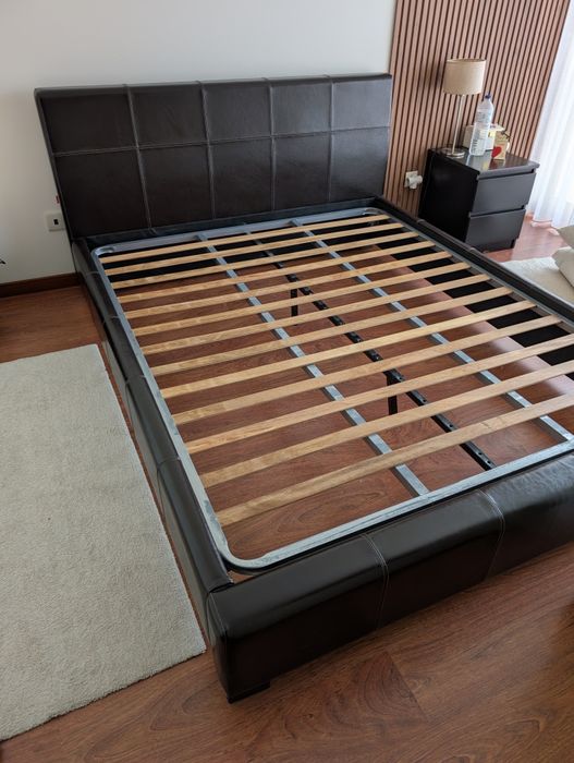 Conjunto de Quarto (Cama + Colchão + 2 Mesinhas)