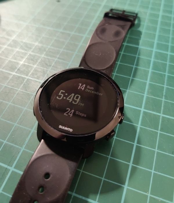 Suunto 3 Fitness Black - смарт-часы для тренировок