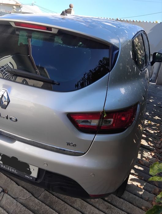 vendo  Renault Clio lv 0,9 tce nacional de 2016  acidentado salvado