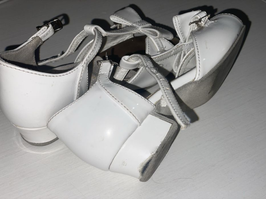 Туфлі для бальних танців