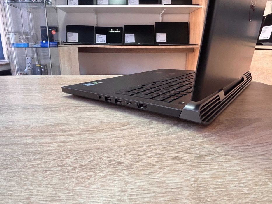 Laptop gamingowy Dell Inspiron 7577 - i7-7700HQ, 16GB ram, 512GB SSD, Nvidia Geforce GTX