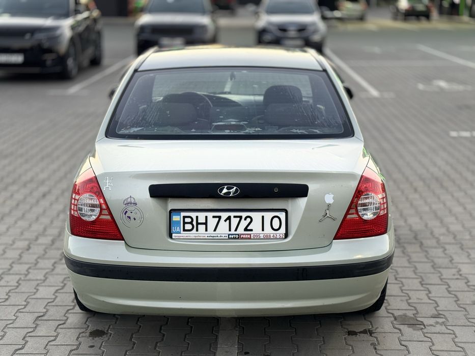 Hyundai Elantra 1.6 бензин