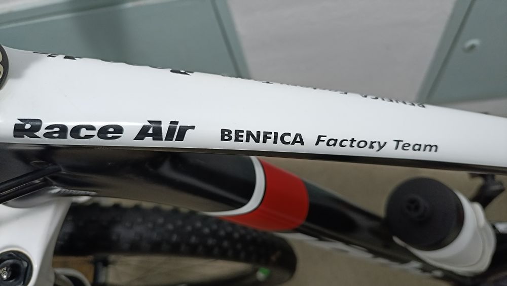 Vendo Bicicleta  (Benfica)Jorbi Rece Airbag Carbono