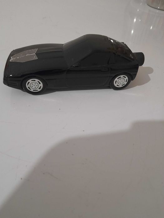 Frascos de perfume da AVON.