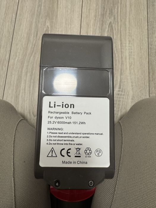 Dayson V10 Absolute w zestawie z szczotką i ładowarką